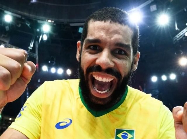 Ex-jogador da seleção de vôlei faz enquete sobre “dar tiro na cara do Lula”  - ISTOÉ DINHEIRO